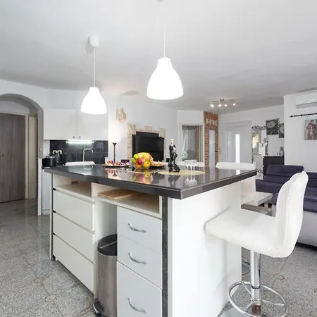 Superior Two Bedroom With Terrace Vir